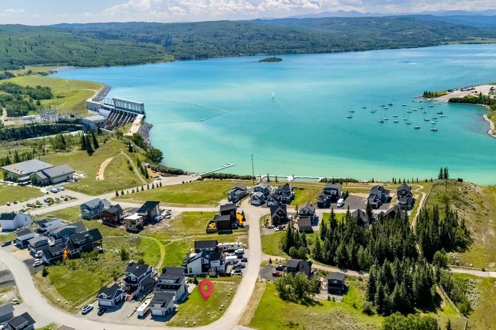 Photo of 423 Cottageclub Cove, Rural Rocky View County, AB T4C 1B1 (MLS # A2327289)