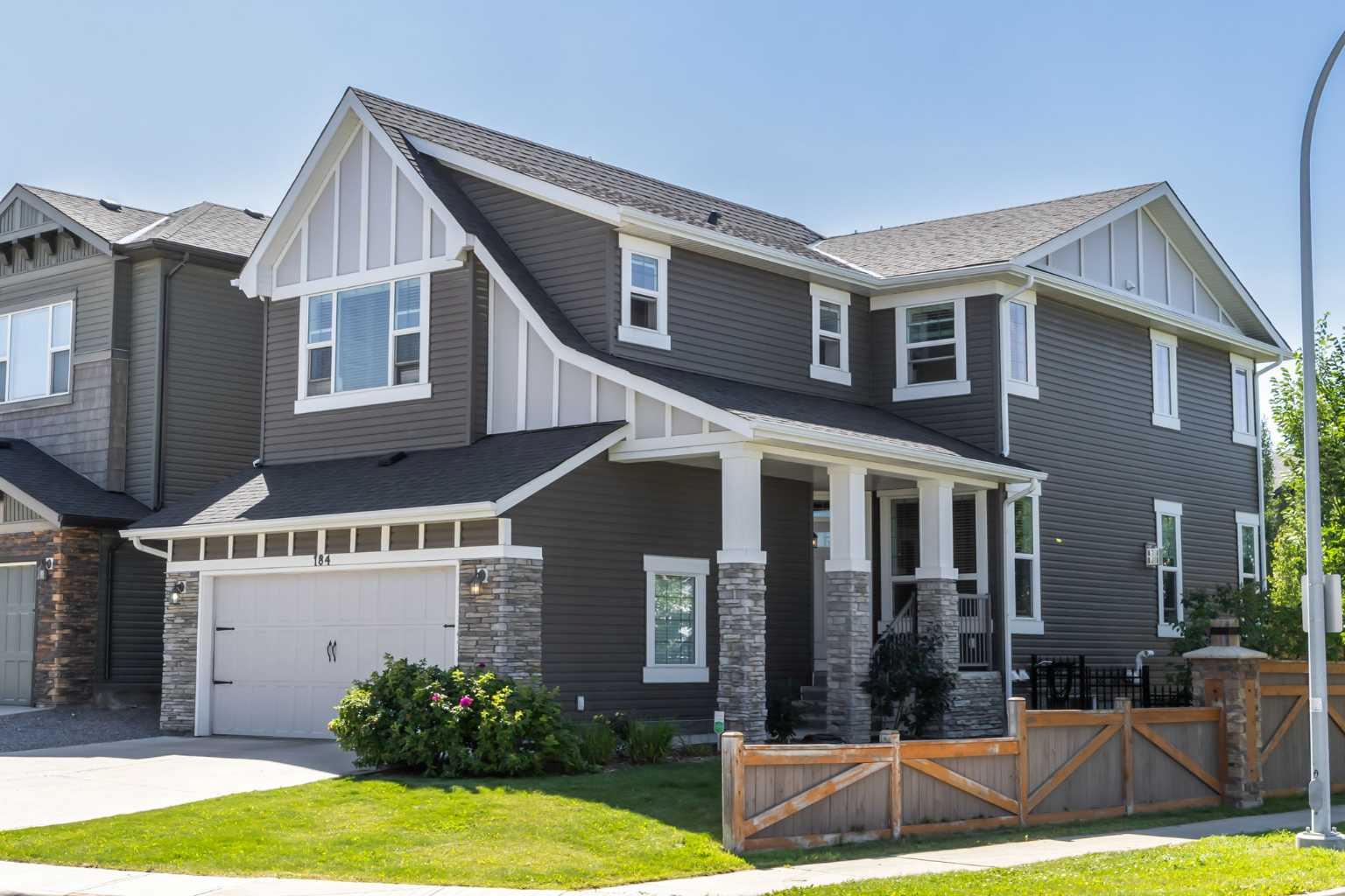 184 Cougar Ridge Manor SW
