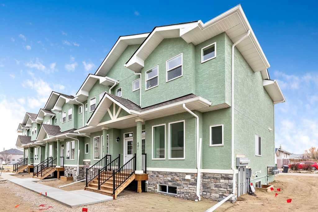 Photo of 401 Strathcona Circle, Strathmore, AB T1P 0B1 (MLS # A2304200)