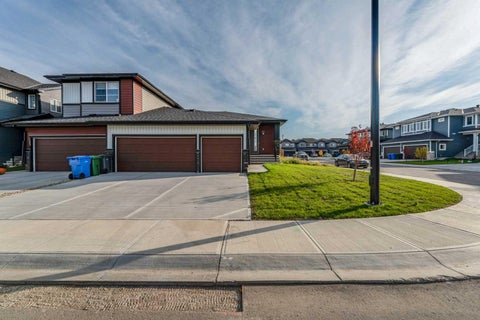 Photo of 131 Waterford Manor, Chestermere, AB T1X 2Z6 (MLS # A2344522)