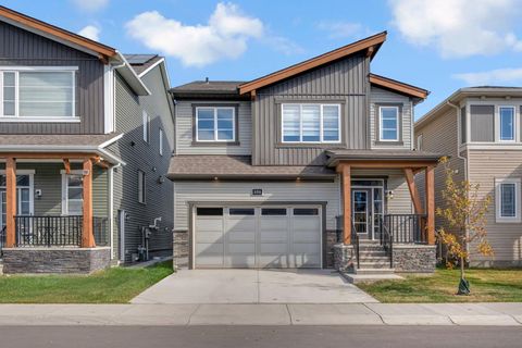 151 Carringham Way NW Calgary AB T4B 3P5