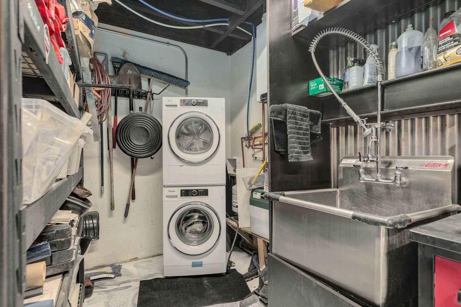 306046 17 Street E 5