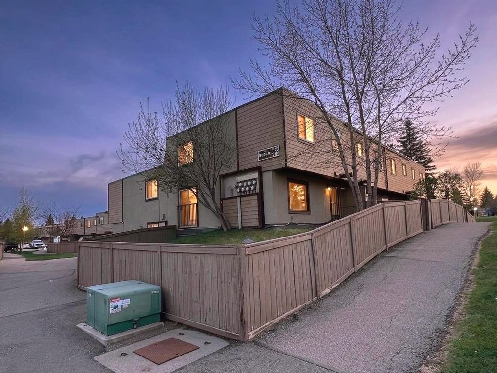 Photo of 3809 45 Street SW #148, Calgary, AB T3E 3H4 (MLS # A2310008)