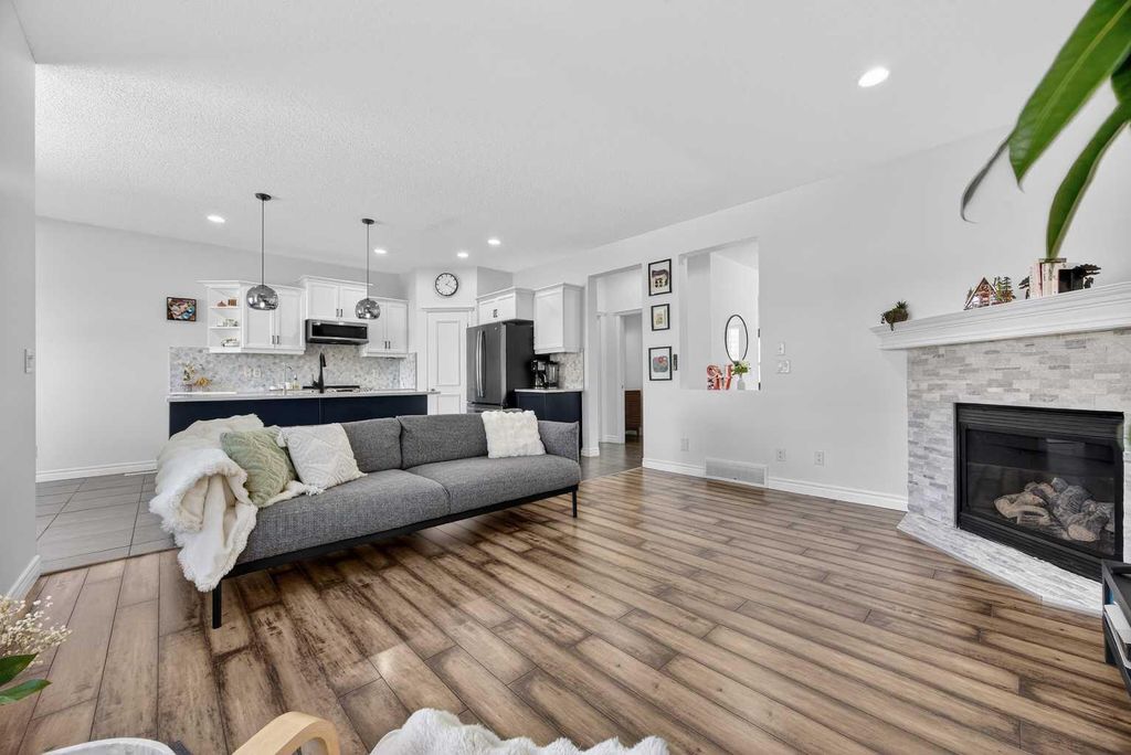 Photo of 340 Prestwick Terrace SE, Calgary, AB T2Z 0H4 (MLS # A2290727)