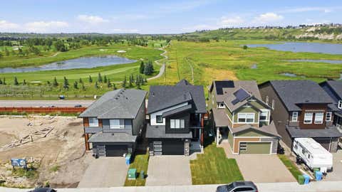 Photo of 77 Wolf Hollow Villas SE, Calgary, AB T2X 5K2 (MLS # A2332968)