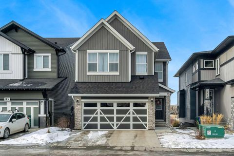 15 Midgrove Drive SW Airdrie AB T4B 5H1