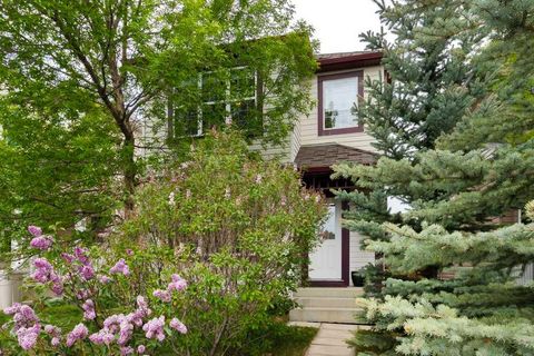 14 Everglen Manor SW Calgary AB T2Y 5G4