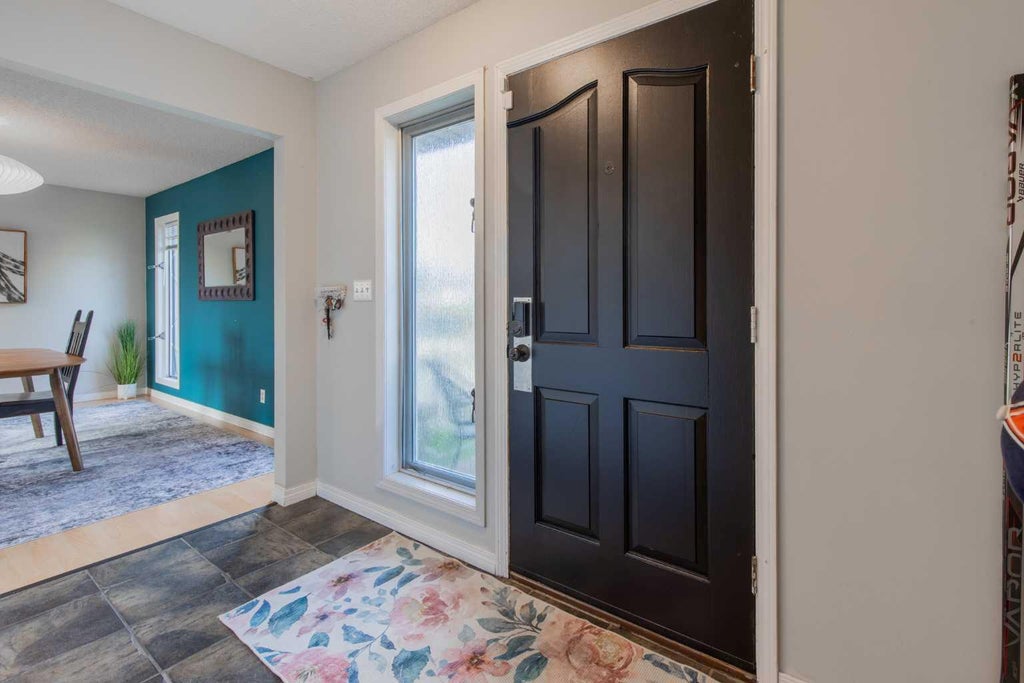 Photo of 2223 42 Street S, Lethbridge, AB T1K 4Y8 (MLS # A2344055)