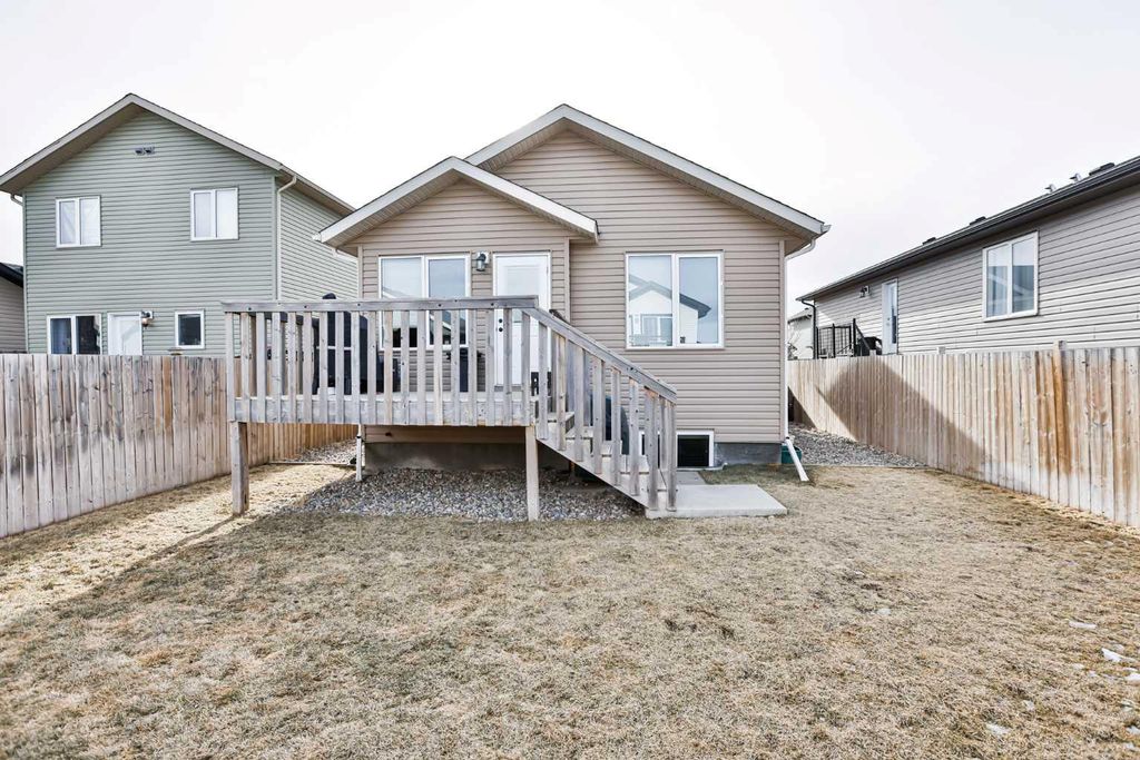 Photo of 241 Sundance Drive, Coalhurst, AB T0L 0V2 (MLS # A2282876)