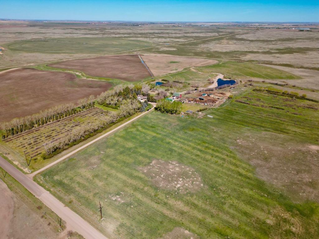 Photo of 7022 Township Road 120, Rural Cypress County, AB T1B 0L1 (MLS # A2311498)