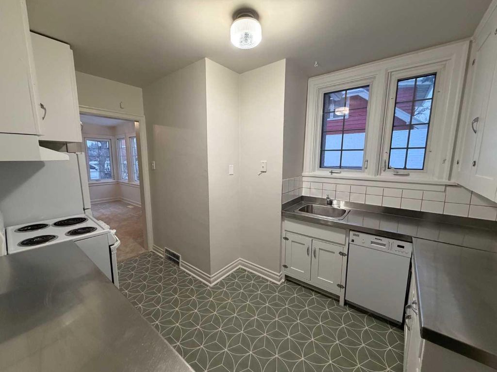 Photo of 1312 4 Avenue S, Lethbridge, AB T1J 0R4 (MLS # A2287374)