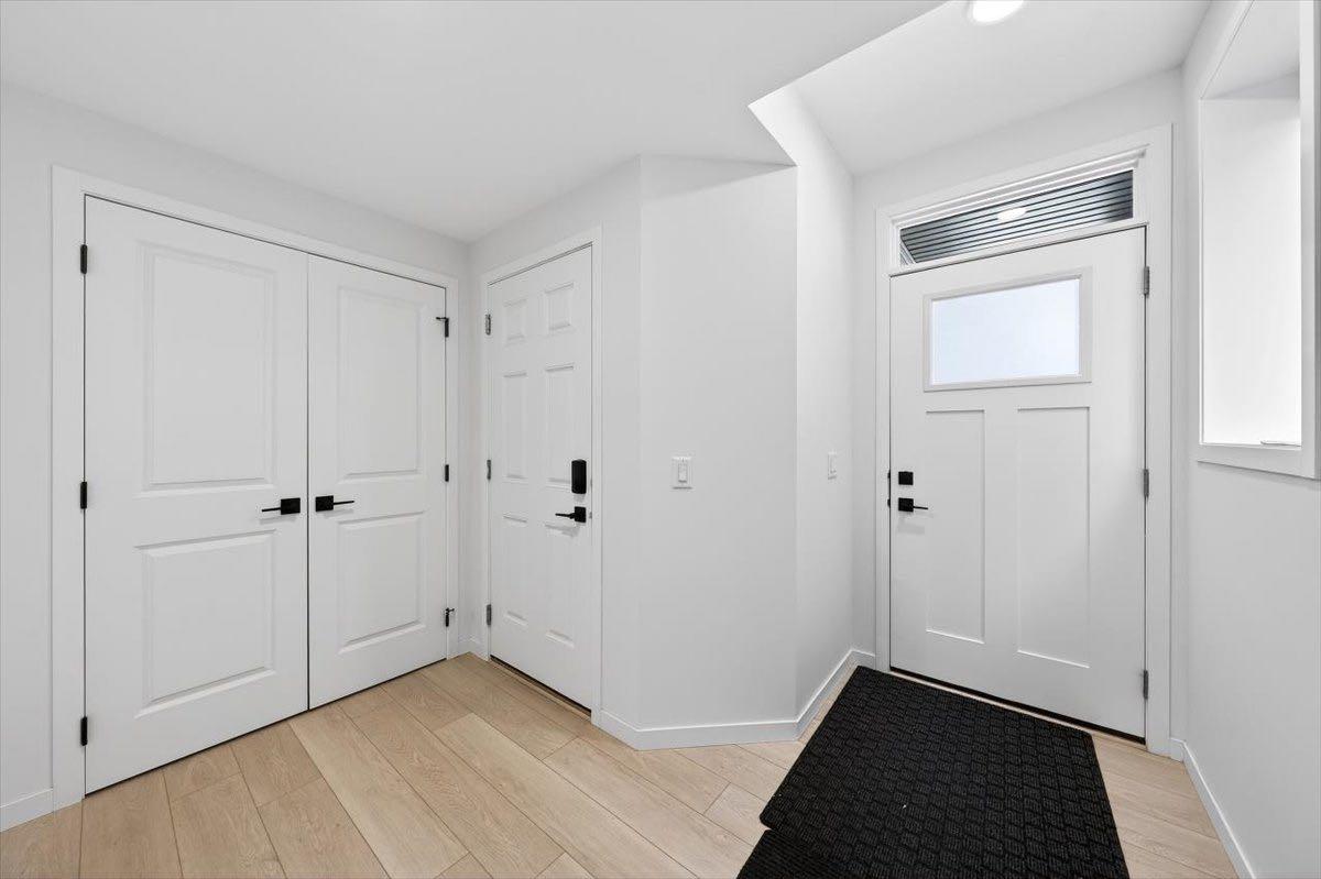 392 Carringvue Place NW