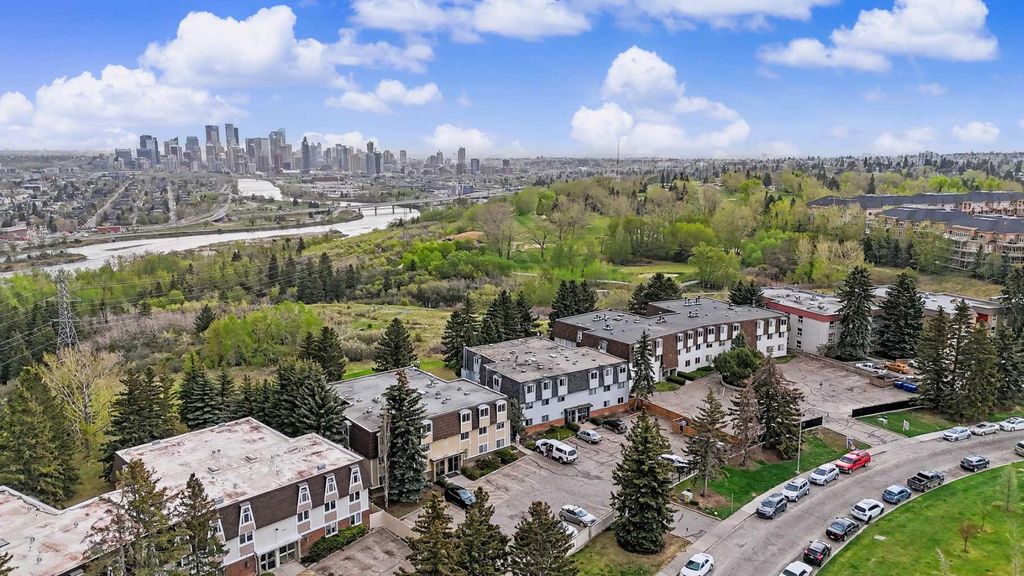 Photo of 508 Cedar Crescent SW #301, Calgary, AB T3C 2Y8 (MLS # A2308115)