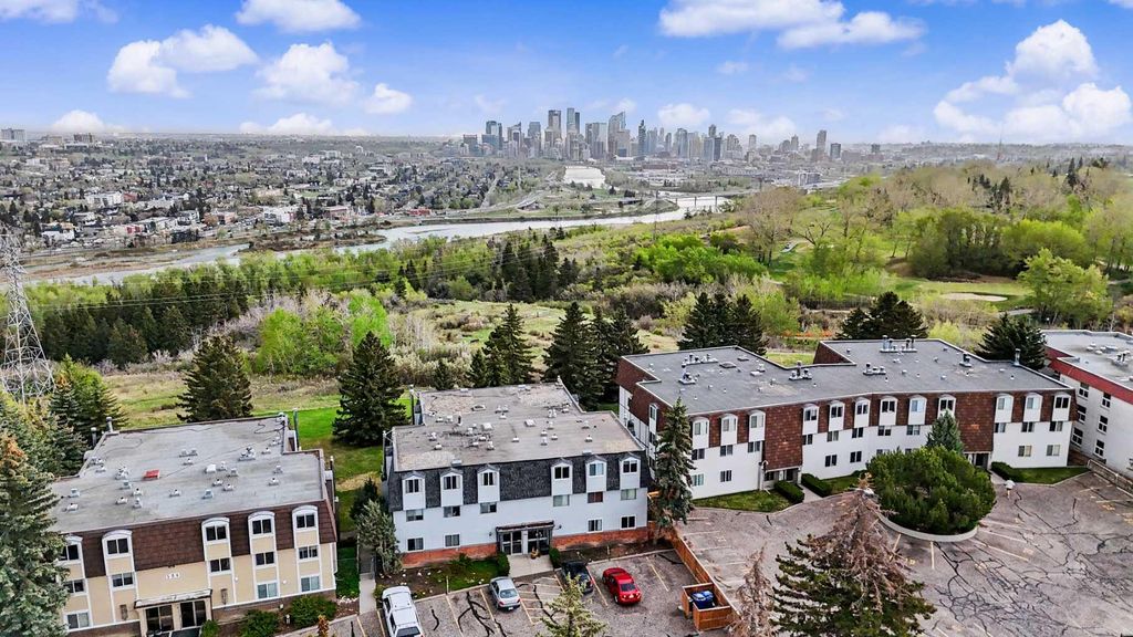 Photo of 508 Cedar Crescent SW #301, Calgary, AB T3C 2Y8 (MLS # A2308115)