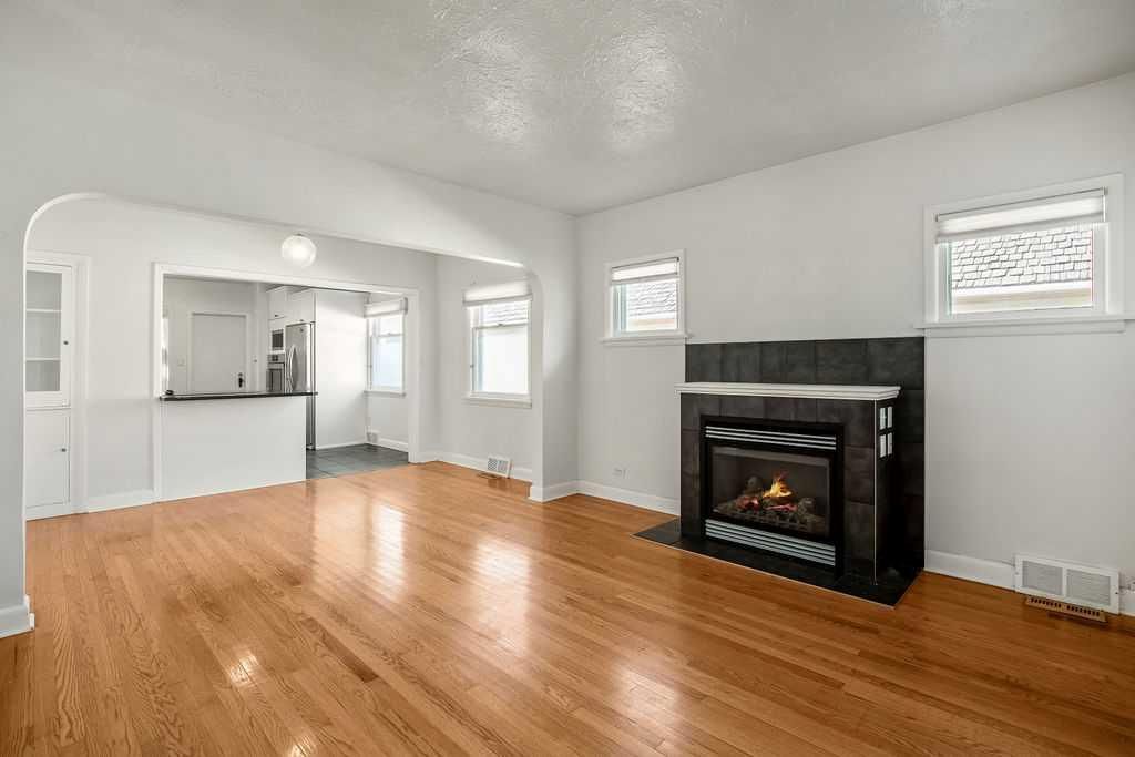 Photo of 453 22 Avenue NW, Calgary, AB T2M 1N4 (MLS # A2270773)