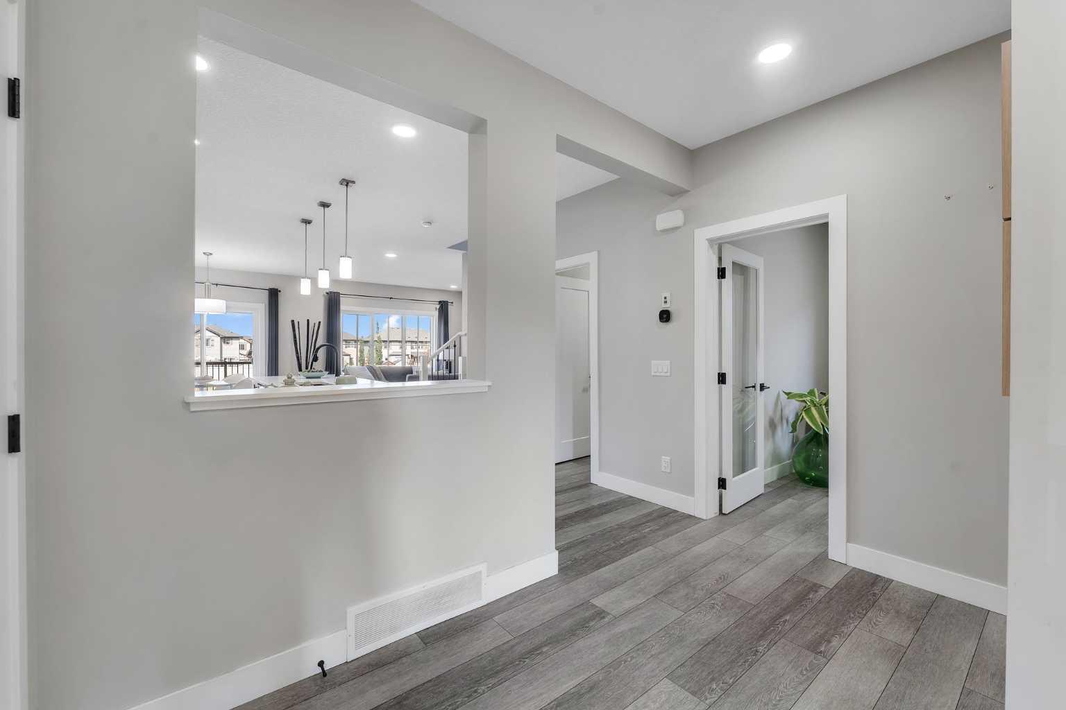 1209 Chinook Gate Bay SW