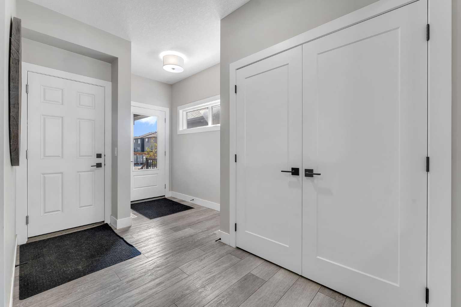 1209 Chinook Gate Bay SW