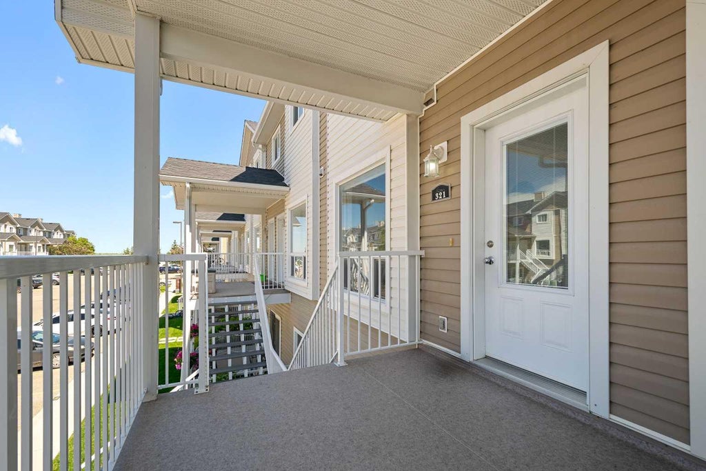 Photo of 321 Sunrise Terrace NE, High River, AB T1V 0C3 (MLS # A2323929)