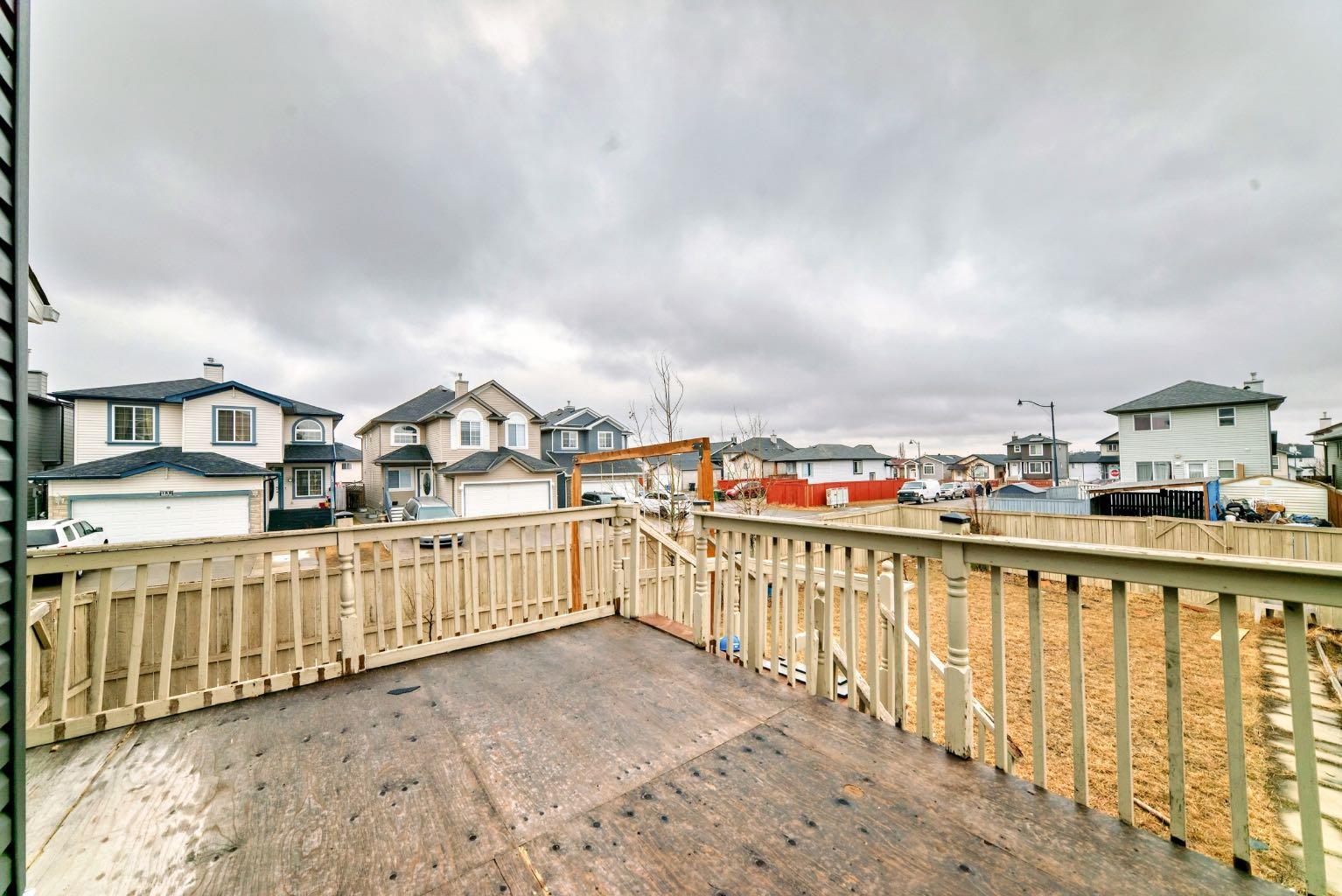 30 Taracove Way NE