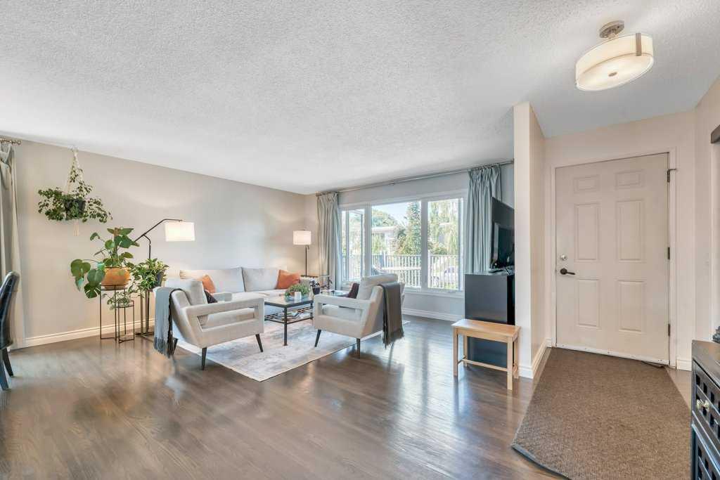 219 Huntcroft Road NE