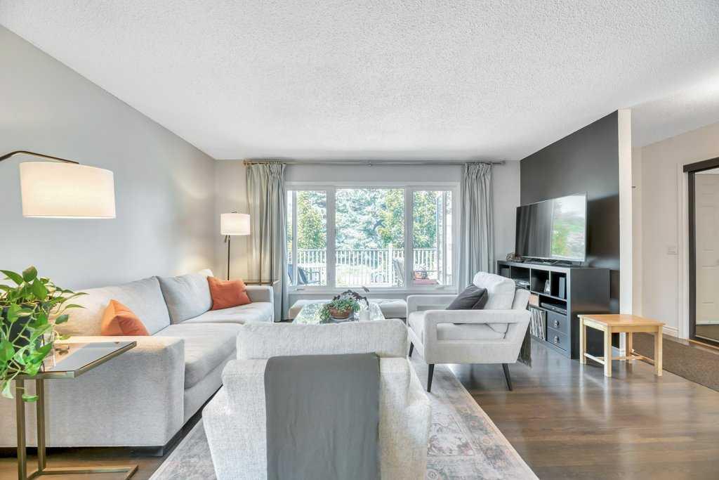 219 Huntcroft Road NE