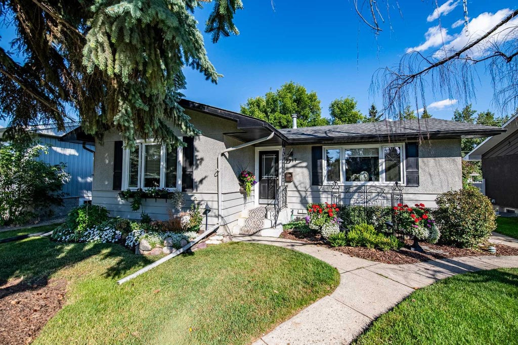 Photo of 3317 44A Avenue, Red Deer, AB T4N 3J6 (MLS # A2353650)