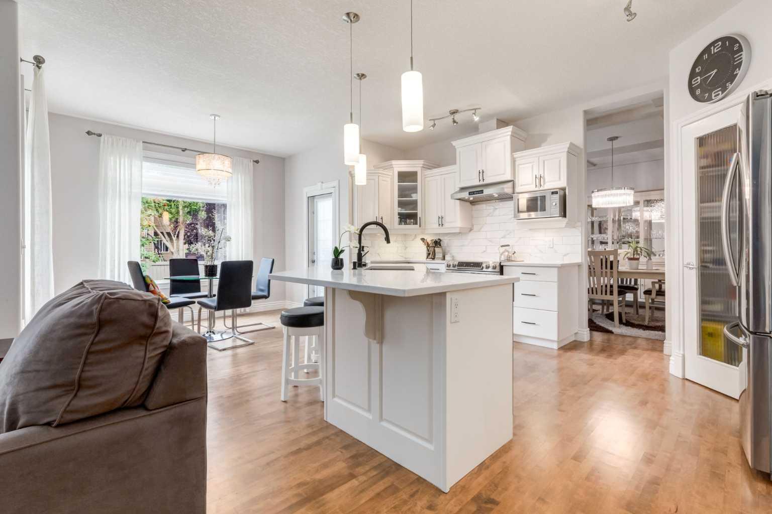 213 Evergreen Plaza SW