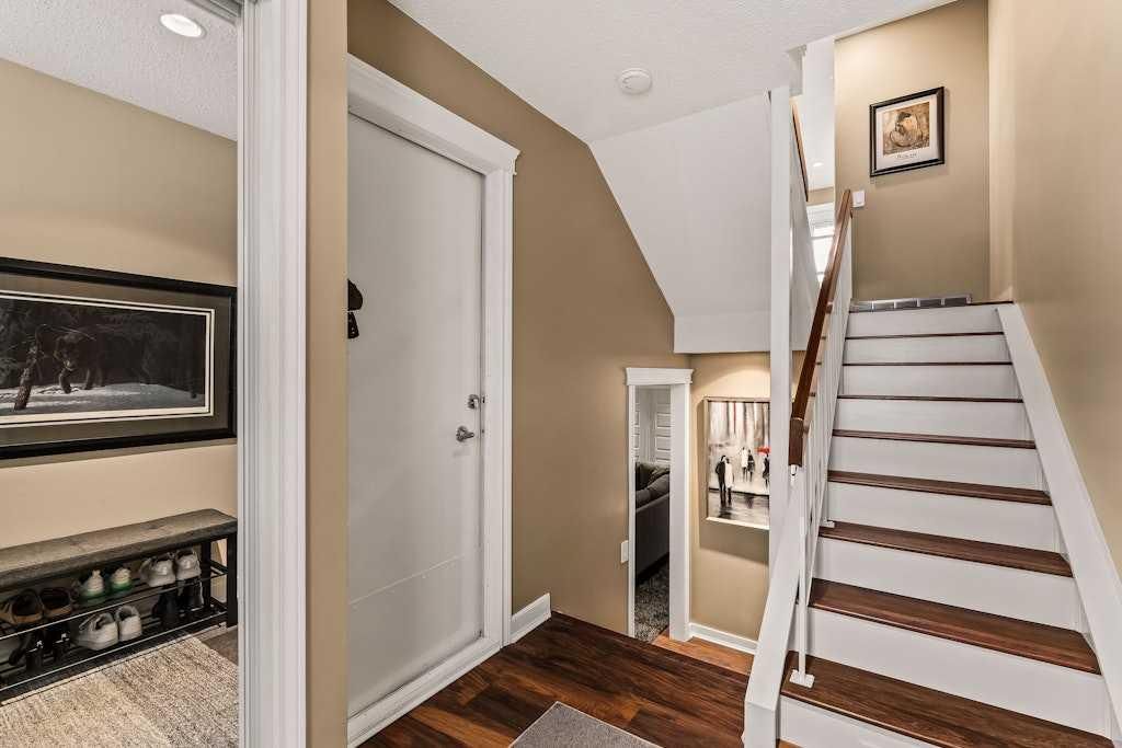 Photo of 99 Brae Glen Lane SW, Calgary, AB T2W 1B6 (MLS # A2312701)