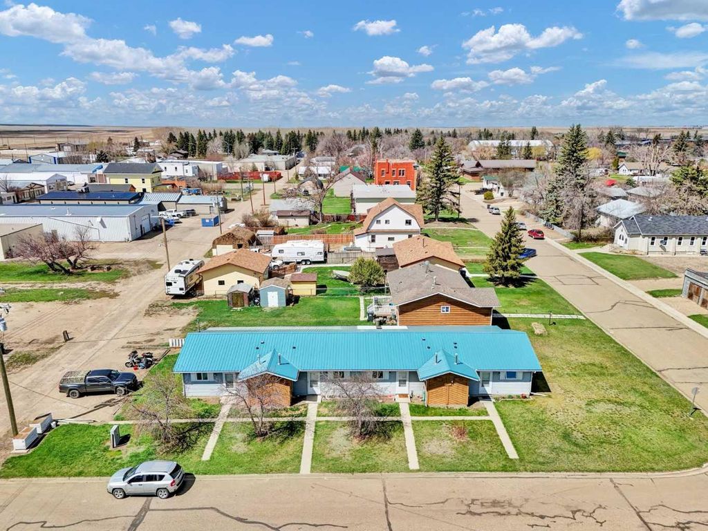Photo of 437 3 Avenue, Bassano, AB T0J 0B0 (MLS # A2309383)
