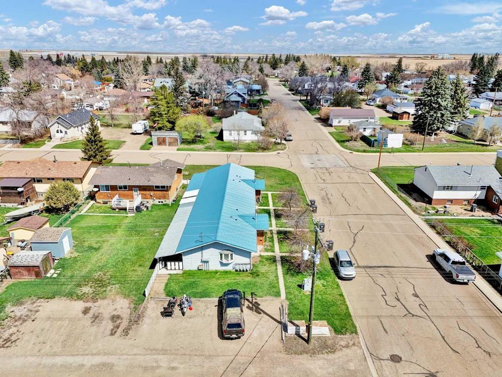 Photo of 437 3 Avenue, Bassano, AB T0J 0B0 (MLS # A2309383)