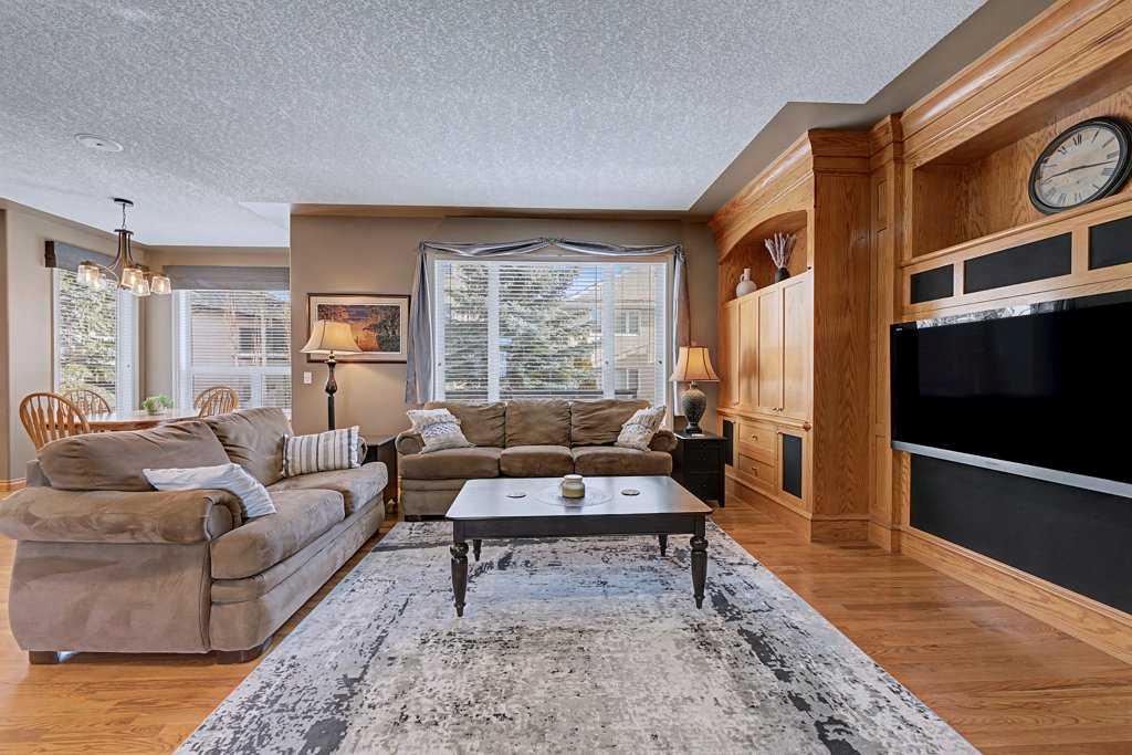 151 Arbour Vista Road NW