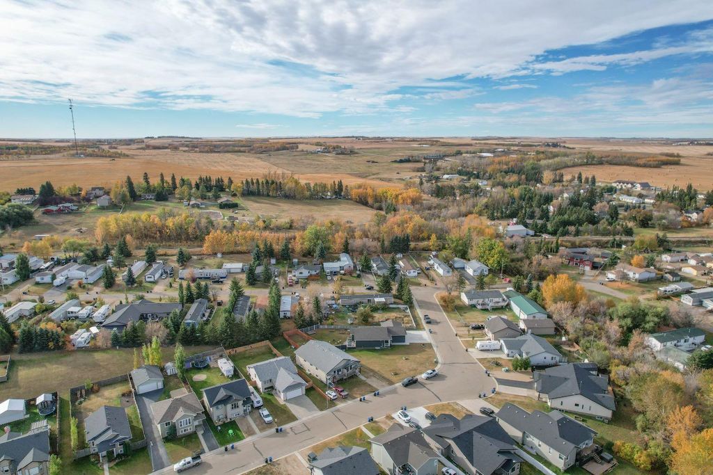 Photo of 4521 Van Eaton Way Way, Clive, AB T0C 0Y0 (MLS # A2263968)