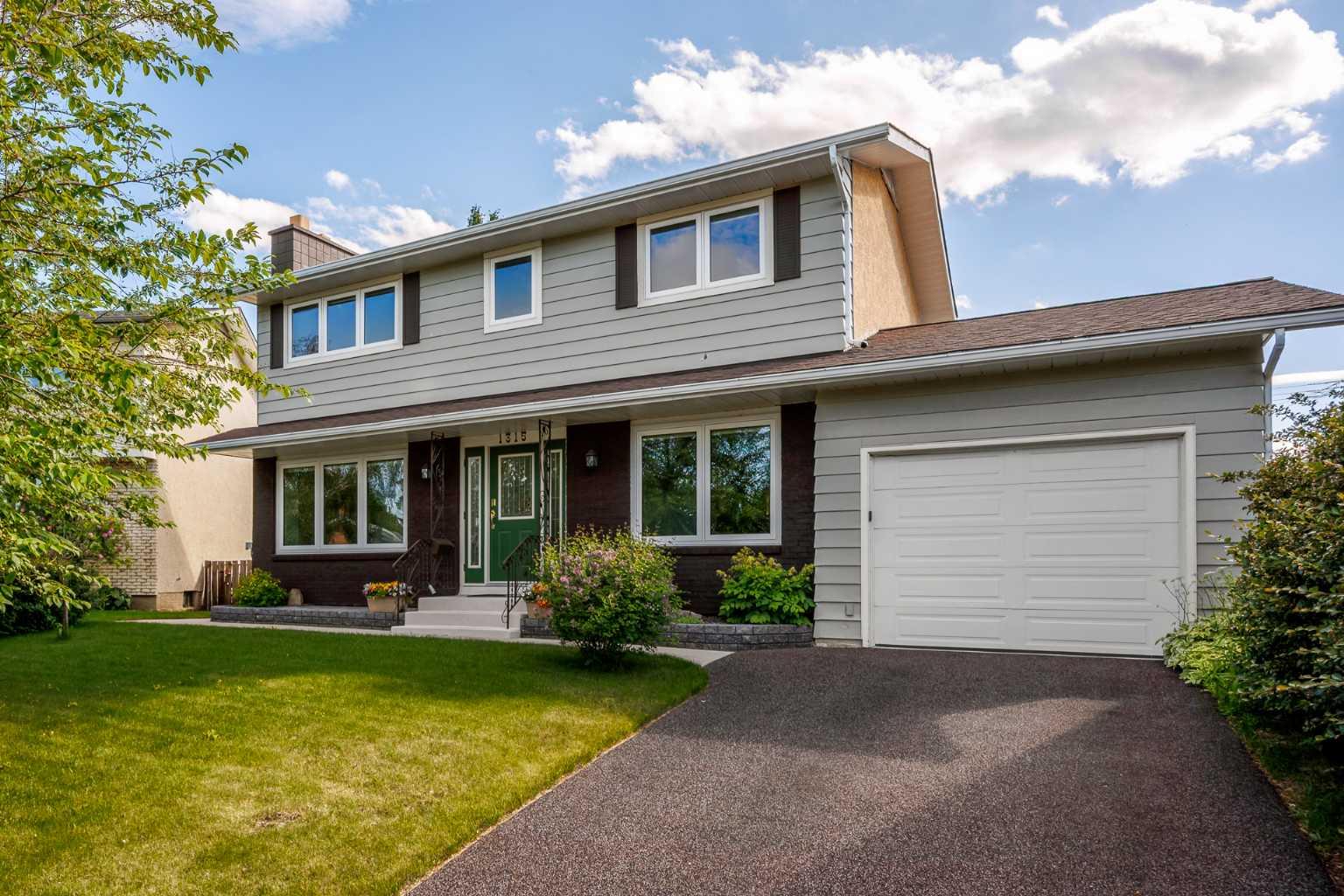 1315 Lake Michigan Crescent SE