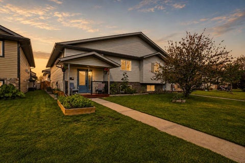 Photo of 118 Oak Drive, Red Deer, AB T4P 0C8 (MLS # A2332505)