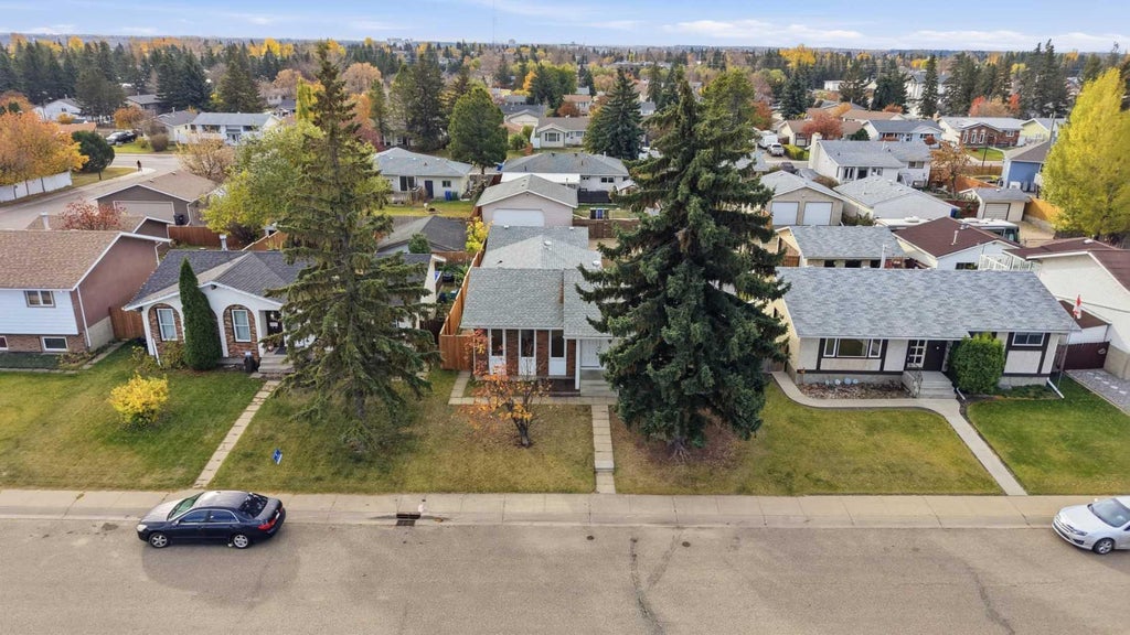 Photo of 97 Neville Close, Red Deer, AB T4P 1T8 (MLS # A2354928)
