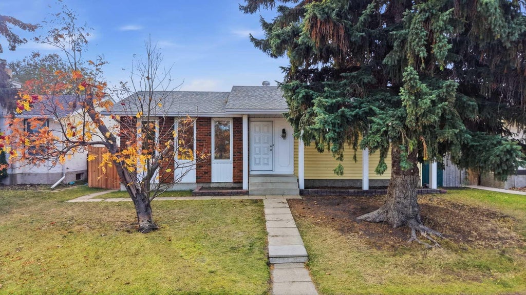 Photo of 97 Neville Close, Red Deer, AB T4P 1T8 (MLS # A2354928)