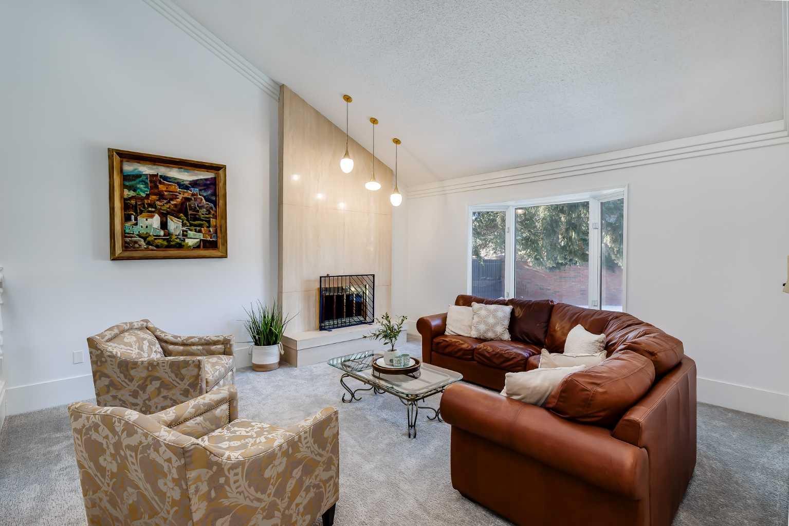 35 Oakmount Court SW 18