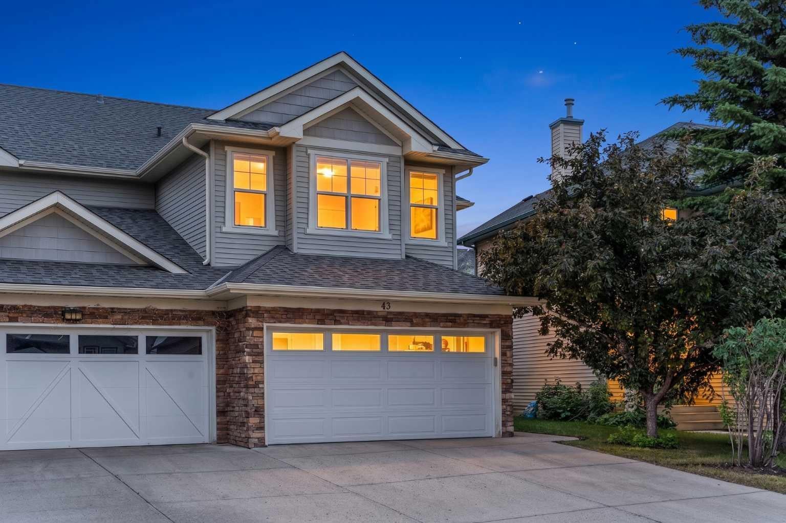 43 Cougar Ridge Bay SW