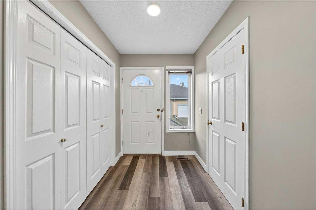 15 Cedarview Mews SW