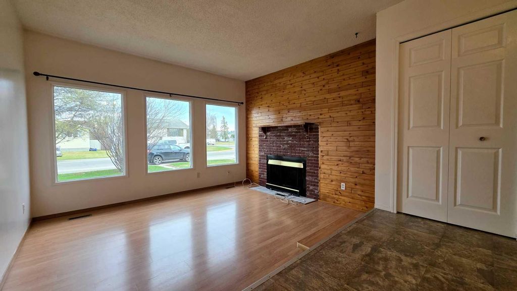 Photo of 18 Cochrane Road, Whitecourt, AB T7S 1C2 (MLS # A2309694)