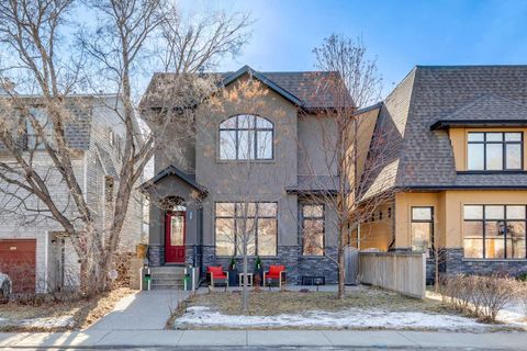 2407 Westmount Road NW Calgary AB T2N 3N9