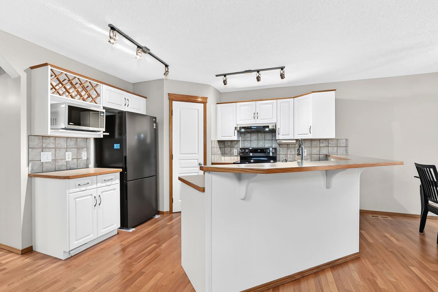 234 Somerglen Way SW