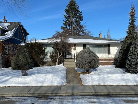 719 33A Street NW Calgary AB T2N 2X2