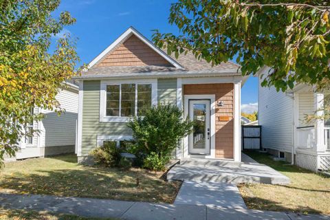 56 Inverness Grove SE Calgary AB T2Z 3E6