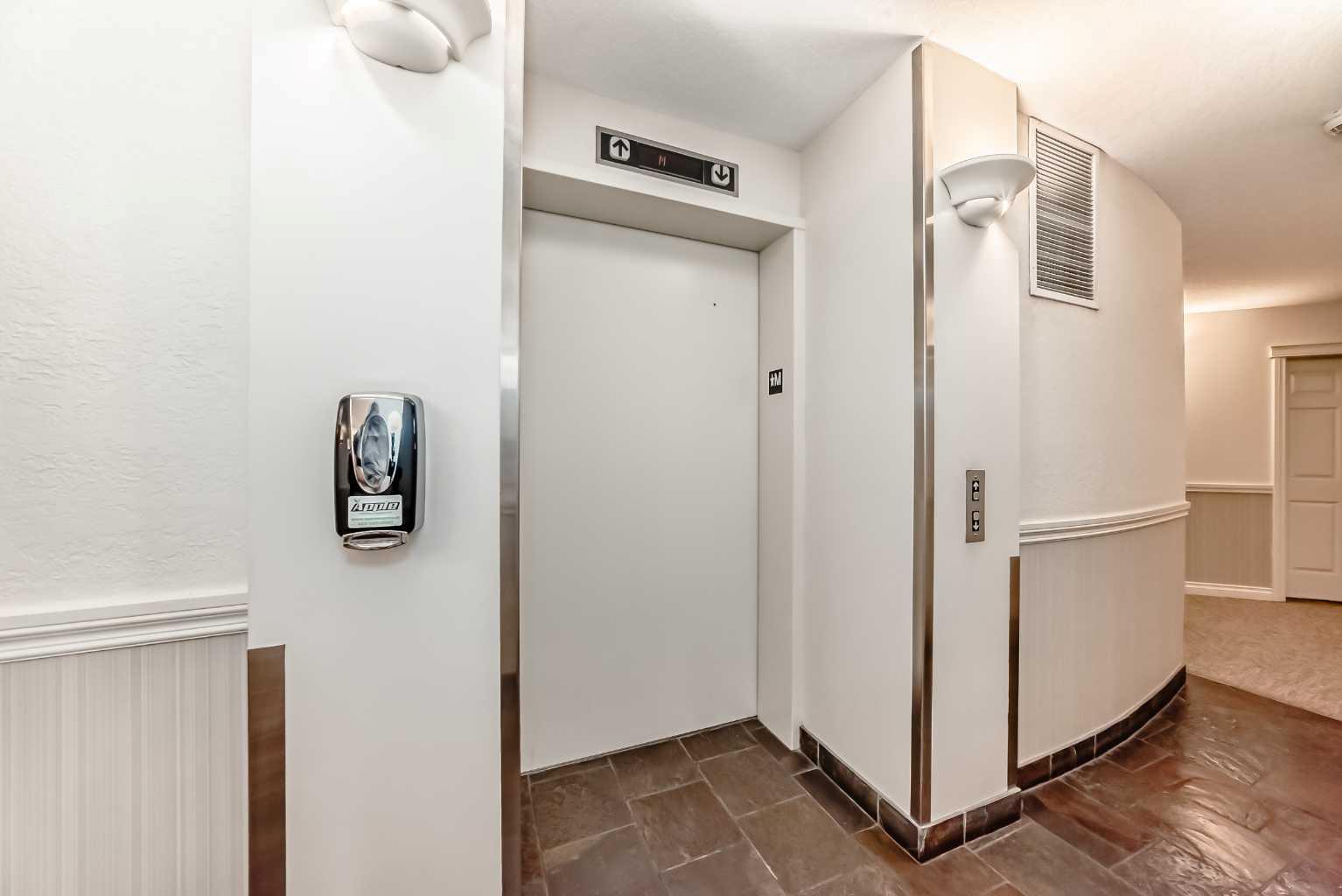 2 Hemlock Crescent SW 214