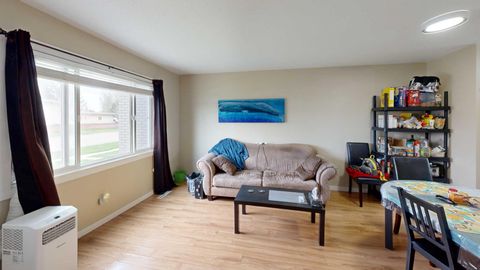 3406 20 Avenue S 15 Lethbridge AB T1K 3M8