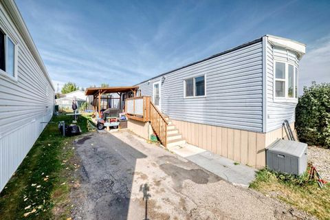1101 84 Street NE 724 Calgary AB T2A 7X2
