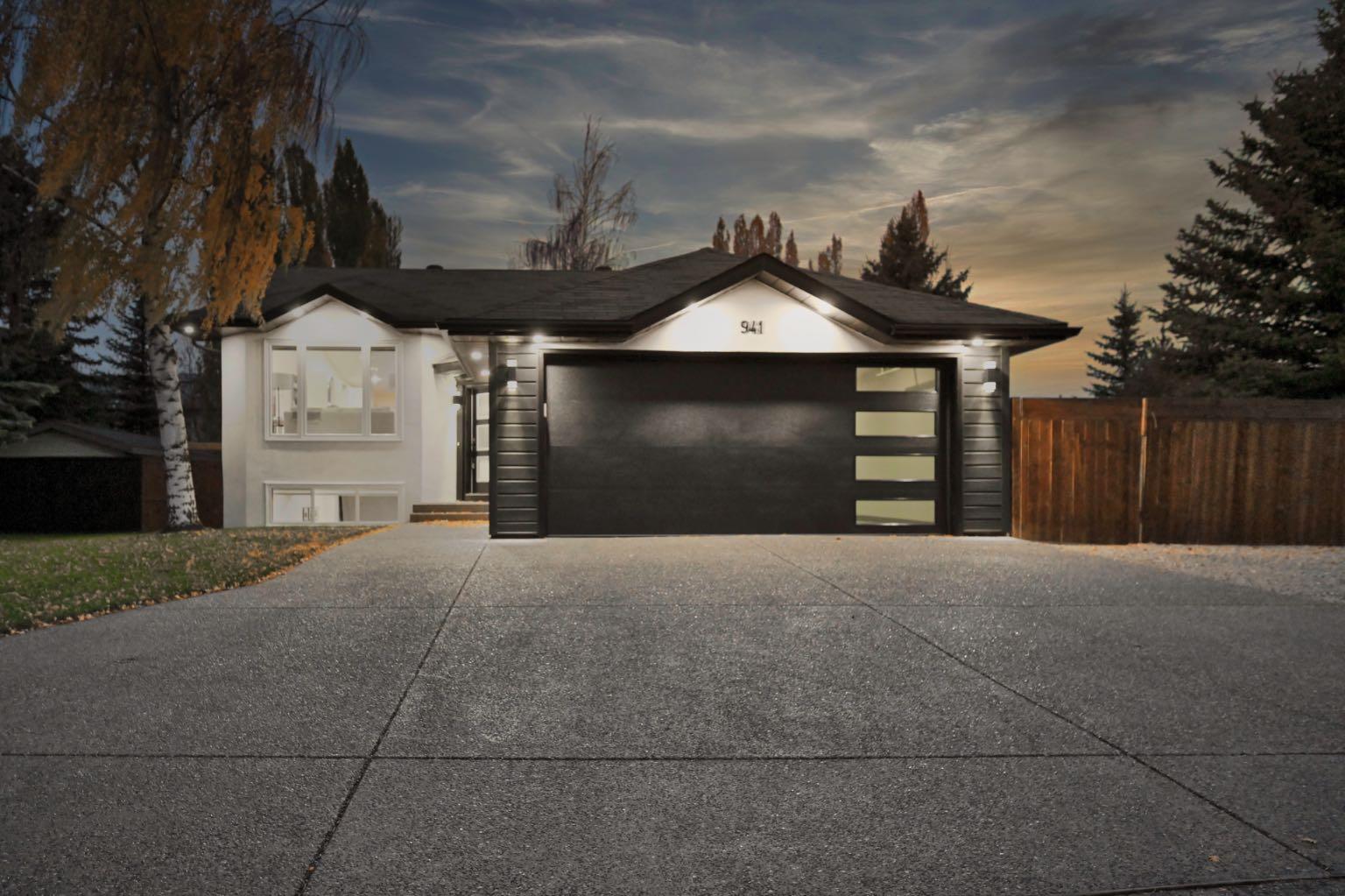 941 west chestermere Drive