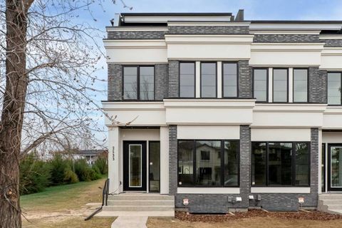 Photo of 2533 2 Avenue NW, Calgary, AB T2N 0H7 (MLS # A2301494)