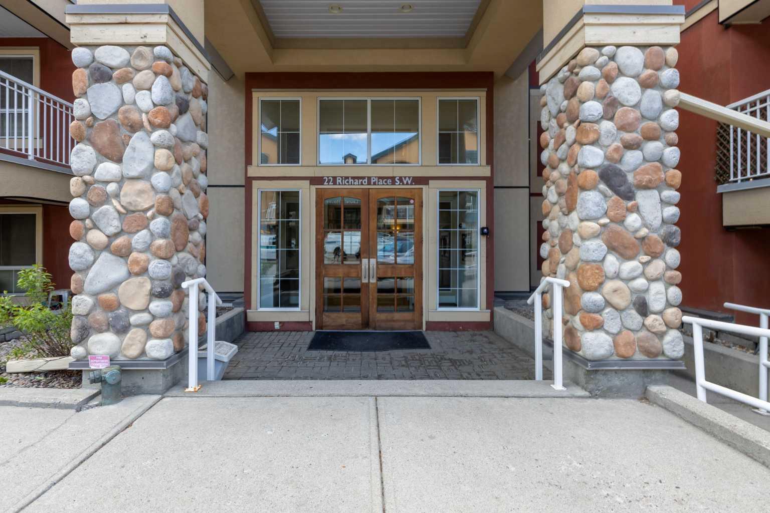 22 Richard Place SW 129